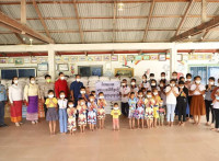 ឯកឧត្តម វ៉ី សំណាង អភិបាលខេត្ត បាននាំយកអំណោយទៅចែកជូនតាមមណ្ឌល.!!