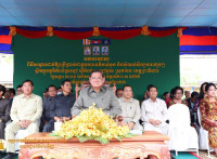 សម្ដេចក្រឡាហោម ស ខេង អញ្ជើញជាអធិបតីដ៏ខ្ពង់ខ្ពស់ក្នុងពិធីសម្ពោធដាក់ឱ្យប្រើប្រាស់ជាផ្លូវការវេទិកាអុំទូក និងសំណង់សិល្បការផ្សេងៗស្ថិតក្នុងភូមិកំពង់ស្រឡៅ ឃុំកំពង់ស្រឡៅមួយ ស្រុកឆែប ខេត្តព្រះវិហារ