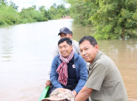 ថ្នាក់ដឹកនាំខេត្តមណ្ឌលគិរី ចុះពិនិត្យមើលស្ថានភាពហេដ្ឋារចនាសម្ព័ន្ធ ដែលរងការខូចខាតដោយជំនន់ទឹកភ្លៀង និងត្រៀមបង្ការផ្សេងៗ នៅស្រុកកោះញែក