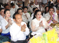 ឯកឧត្តម ស្វាយ សំអ៊ាង និងលោកជំទាវ អញ្ជើញចូលរួមបុណ្យកាន់បិណ្ឌវេនទី៦ នៅវត្តព្រះពុទ្ធមណ្ឌលគិរី