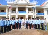 ក្រុមការងារយុវជនគណបក្សប្រជាជនកម្ពុជា ទាំង ៥ ក្រុង ស្រុកនៃខេត្តមណ្ឌលគិរី ទទួលបានអំណោយពីឯកឧត្តម ហ៊ុន ម៉ាណែត ប្រធានយុវជនគណបក្សប្រជាជនកម្ពុជា
