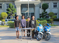 ក្រុមចោរឆក់០៤នាក់ ត្រូវ អាវុធហត្ថរាជធានីភ្នំពេញ ឃាត់ខ្លួនបញ្ជូនទៅតុលាការ..!