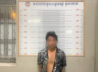 ចោរលួចម្នាក់ ត្រូវបានអាវុធហត្ថរាជធានីភ្នំពេញ ឃាត់ខ្លួនបញ្ជូនទៅតុលាការ!