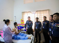 ឧត្តមសេនីយ៍ឯក រ័ត្ន ស្រ៊ាង ចាត់ក្រុមការងារនាំយកអំណោយ ចុះសួរសុខទុក្ខ អតីតសមាជិក ដែលមានជំងឺ កំពុងសម្រាកព្យាបាលនៅមន្ទីរពេទ្យកាល់ម៉ែត