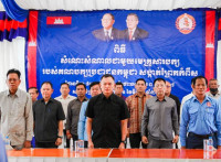 ឯកឧត្តម រ័ត្ន ស៊្រាង រំជួលចិត្ត ជាមួយទឹកចិត្ត អ្នកភូមិក្រាំងស្វាយ..!