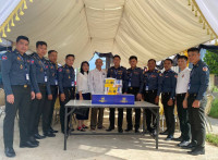 ក្រុមការងារ អាវុធហត្ថរាជធានីភ្នំពេញ ចុះសួរសុខទុក្ខ និងចូលរួមរំលែកទុក្ខដល់ក្រុមគ្រួសារសមាជិក ដែលម្តាយលោកទទួលមរណៈភាព