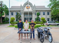 អាវុធហត្ថរាជធានីភ្នំពេញ ឃាត់ខ្លួនសង្ស័យ០៣នាក់ បញ្ជូនទៅតុលាការ ពាក់ព័ន្ធករណីគ្រឿងញៀន និងរក្សាទុកអាវុធដោយខុសច្បាប់!