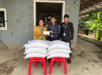ឯកឧត្តម ឧត្តមសេនីយ៍ឯក រ័ត្ន ស៊្រាង បន្តជួយដល់គ្រួសារអតីតអ្នករួមការងារនាសម័យរដ្ឋកម្ពុជា!