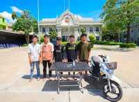 អាវុធហត្ថរាជធានីភ្នំពេញ ឃាត់ខ្លួនជនសង្ស័យ០៦នាក់ បញ្ជូនទៅតុលាការ និងមណ្ឌលកែប្រែឱកាសខ្ញុំ ពាក់ព័ន្ធករណីគ្រឿងញៀន!