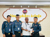ក្រុមការងារ អាវុធហត្ថរាជធានីភ្នំពេញ ចូលរួមរំលែកទុក្ខដល់គ្រួសារសមាជិក ដែលឪពុករបស់លោកទទួលមរណៈភាព!