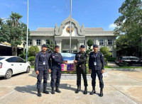 ក្រុមការងារអាវុធហត្ថរាជធានីភ្នំពេញ ប្រគល់អំណោយដល់សមាជិក ដែលមានប្រពន្ធទើបសម្រាលកូន!